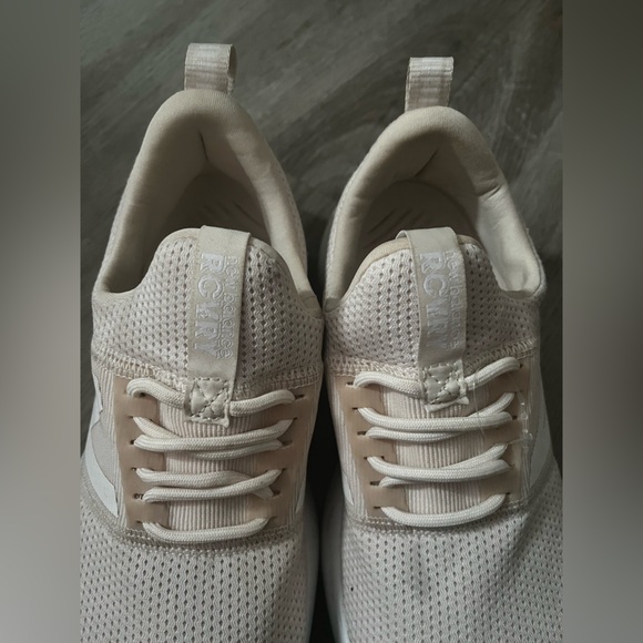 Women’s New Balance Blush Pink Athletic Shoes - Picture 2 of 4